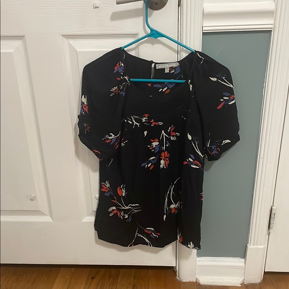Daniel Rainn Black and Pink Short Sleeve Blouse